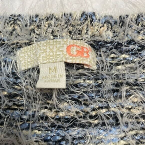 Very Cute and Cozy Shaggy Blue Gianni Bini Fringey Sweater - Picture 4 of 5